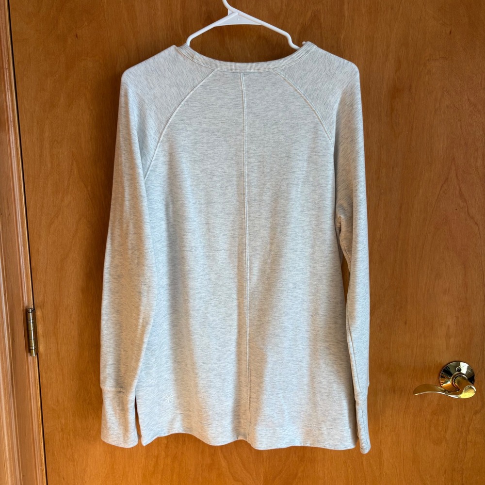 Athleta Light Gray Heathered Long Sleeve Pullover Sweatshirt Top Womens M - Picture 2 of 10